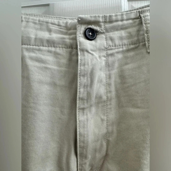 Old Navy Men’s Shorts - Picture 5 of 6
